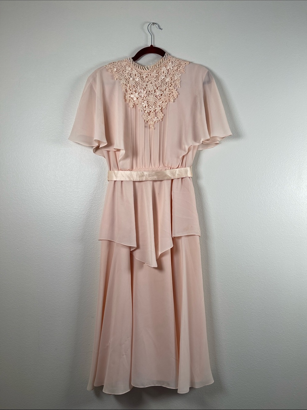 Vintage Elegant Blush Lace Yoke Midi Dress
